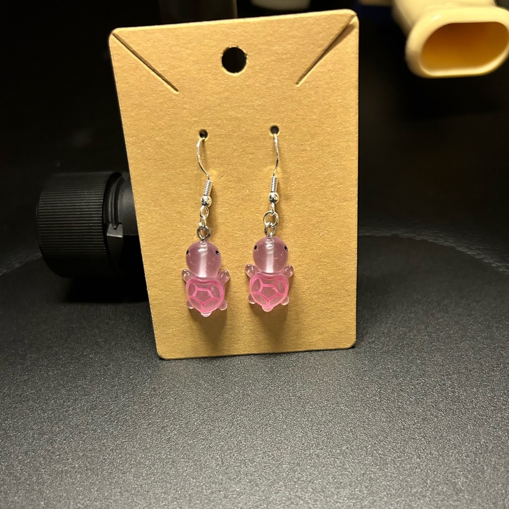 B3G1 Handmade Pink Turtle Earrings - Picture 1 of 1